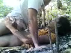 Kinky is not a professional. The Desi couple enjoyed themselves while having sex in the woods.